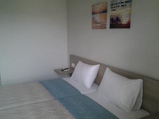 Lola's Aparthotel