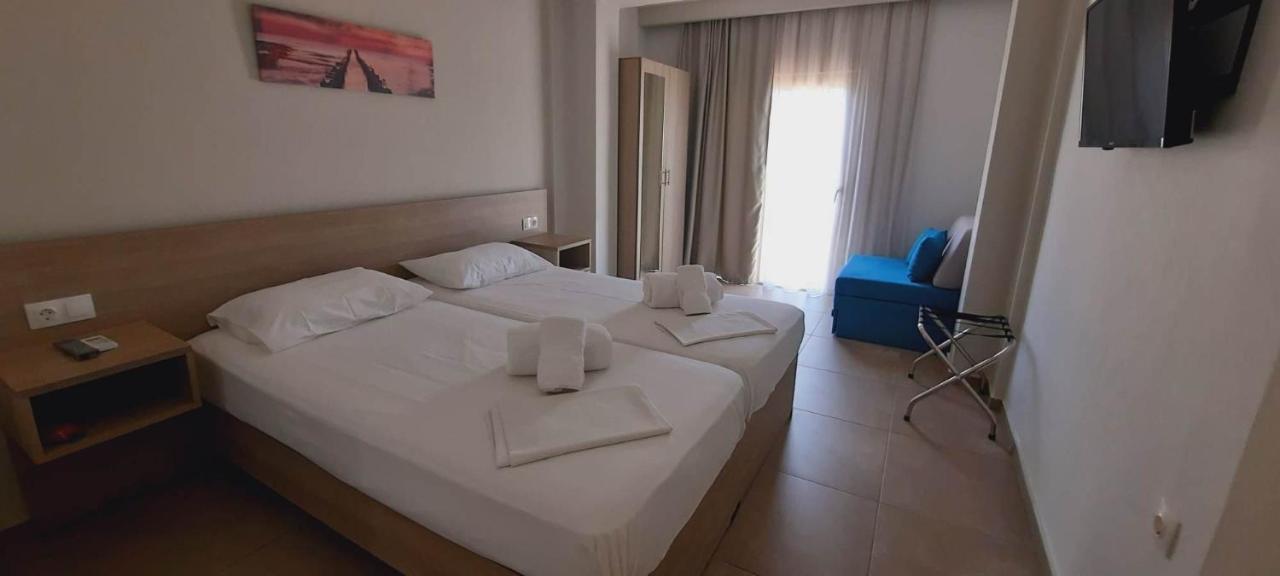 Aparthotel Lola's 2*
