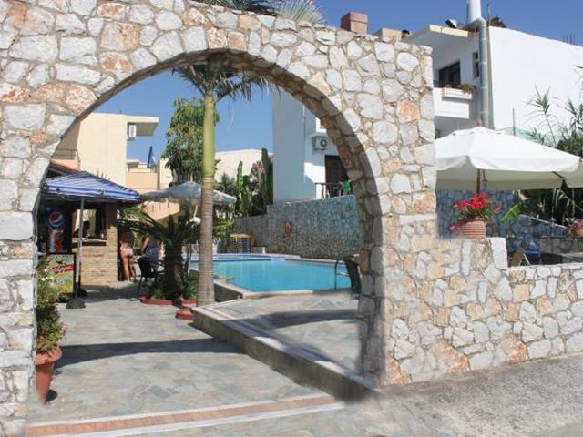 Lola's Aparthotel