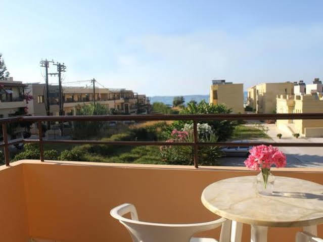 Lola's Aparthotel