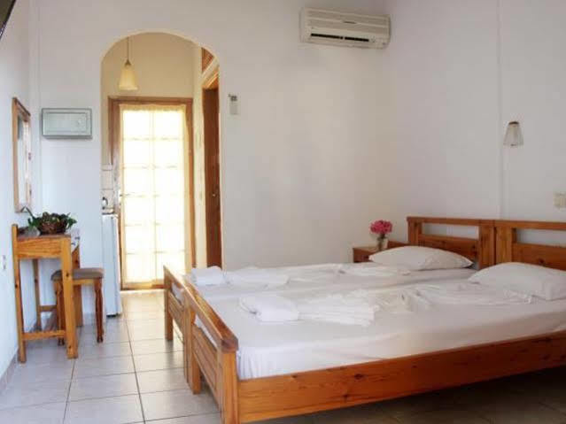 Aparthotel Lola's