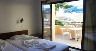 Aparthotel Lola's 2*