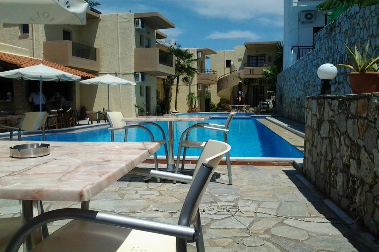 Lola's Aparthotel Platanés
