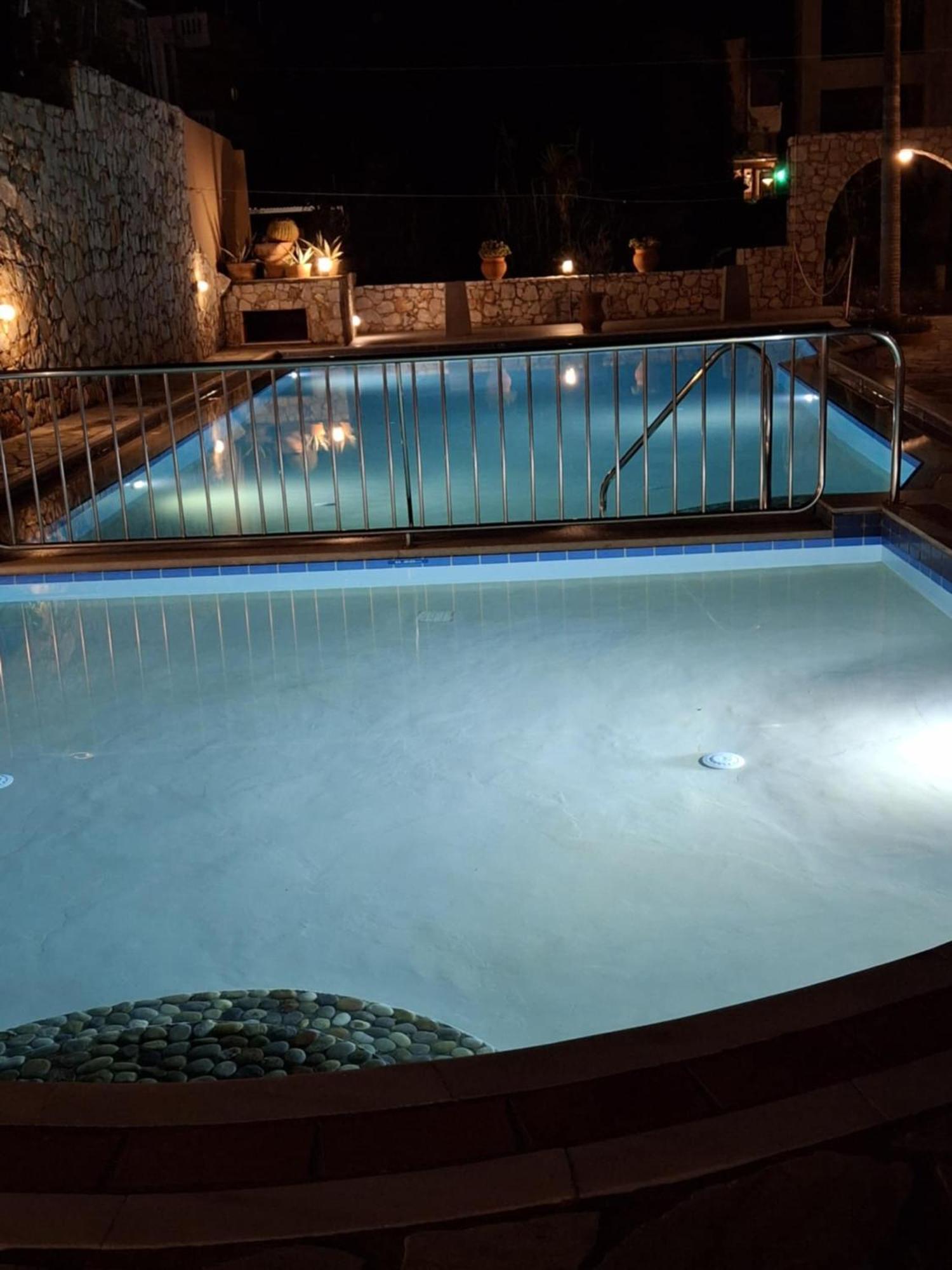 Lola's Aparthotel