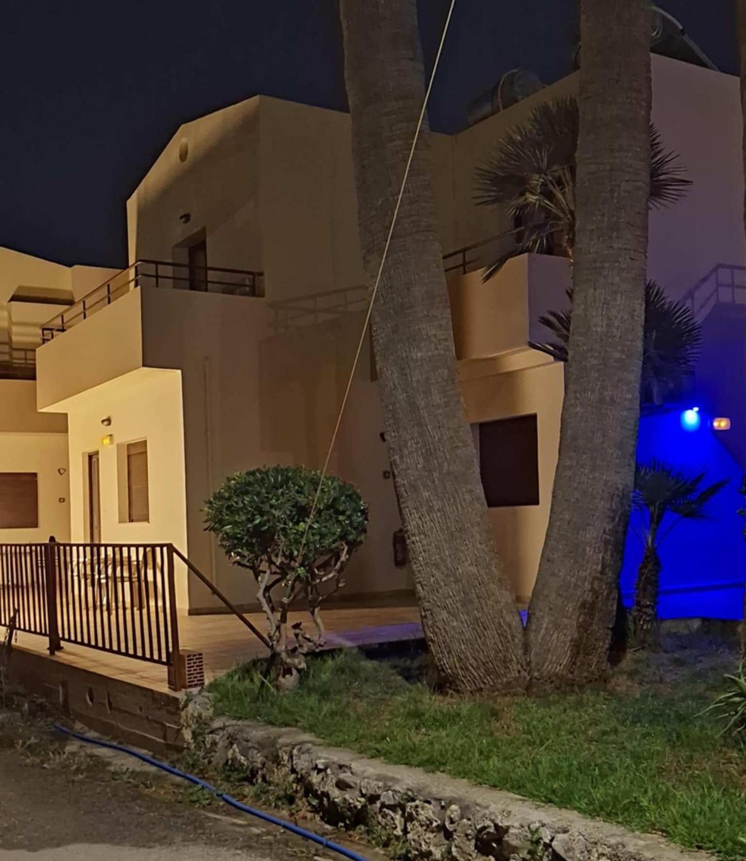 Lola's Aparthotel